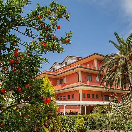 Hotel Le Rotonde Massaciuccoli Exterior foto