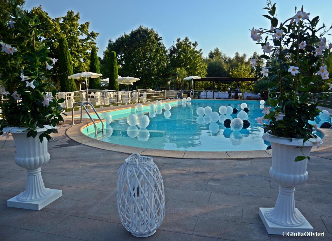 Hotel Le Rotonde Massaciuccoli Exterior foto